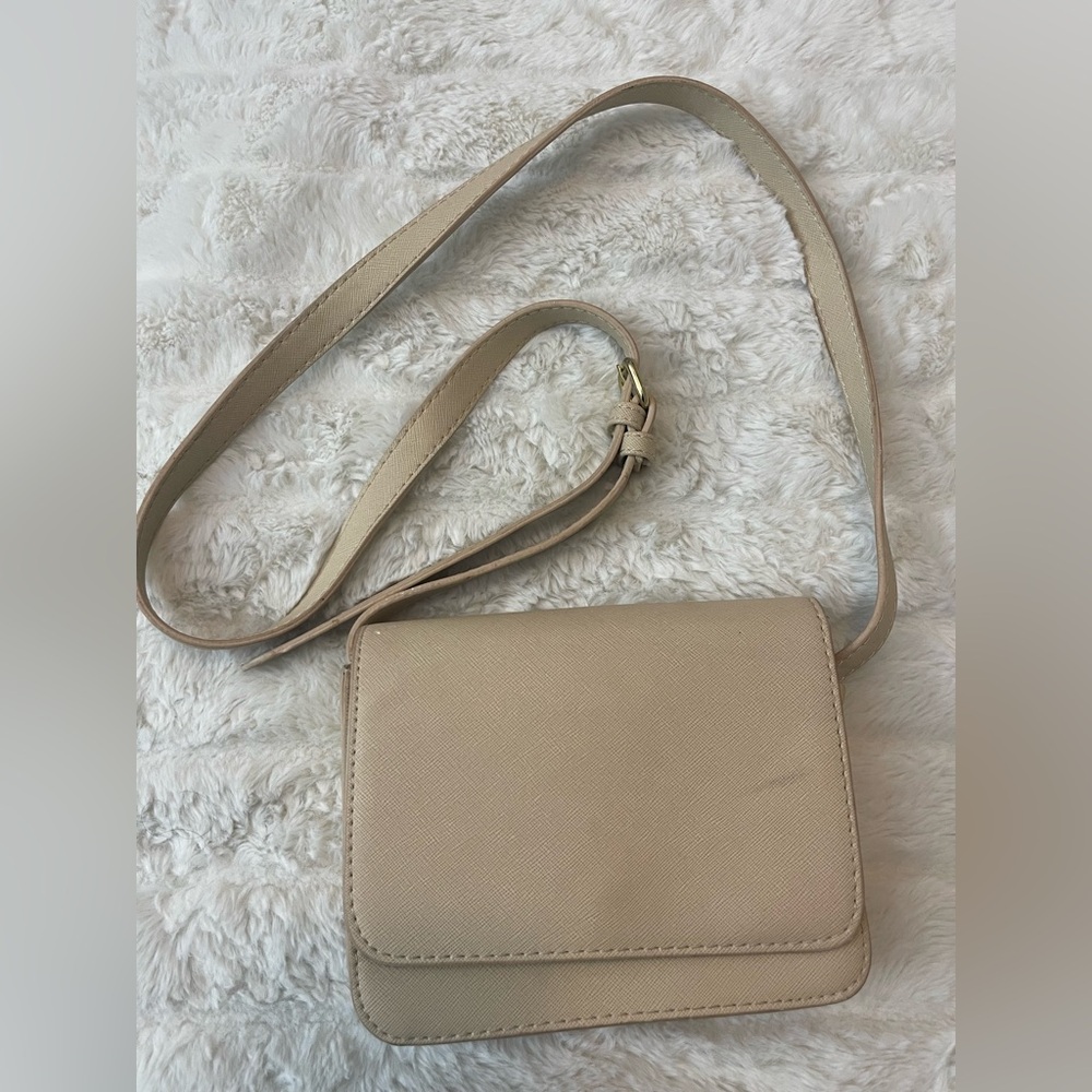 Elegant Beige Crossbody Bag